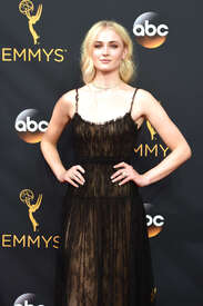 Sophie-Turner--2016-Emmy-Awards--05.jpg