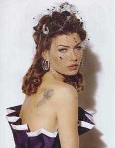 Carre-Otis-595x768-82kb-media-59-me.jpg