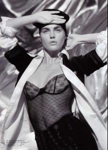 78075_HilaryRhoda_NumeroKR_issue3_Oct2008_ph_DavidVasiljevic_011_122_35lo.jpg