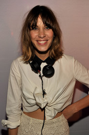 AlexaChung005.jpg