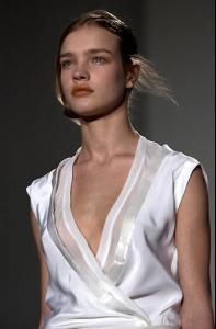 NarcisoRodriguezFW0202.jpg