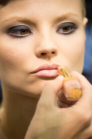 th_Elie_Saab_Spring_2013_Backstage_EL1kk_Jwro_G5x.jpg