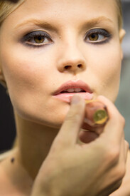 th_Elie_Saab_Spring_2013_Backstage_j8_Si14ryufnx.jpg