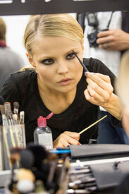 th_Elie_Saab_Spring_2013_Backstage_R2a_FA0z92_Hrx.jpg