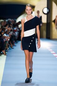 mugler-spring-summer-2016-pfw5Roos.jpg