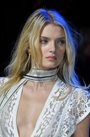 elie-saab-lily_donaldson_2.jpg