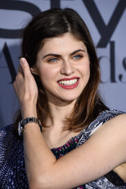 AlexandraDaddario_InStyleAwards2015_02.jpg