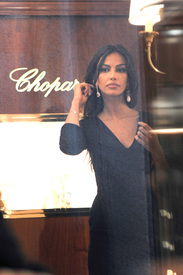 Madalina-Ghenea-Shops-Chopard-Milan-Italy-11022011-11.jpg