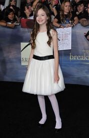 Tikipeter_Mackenzie_Foy_Twilight_Premere_006.jpg