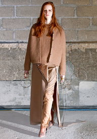 th_maison_martin_margiela_rtw_fall_2011_runway_008.jpg