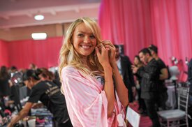 1011023521700_10_Candice Swanepoel at the 2015 Victoria's Secret Fashion Show_10.jpg