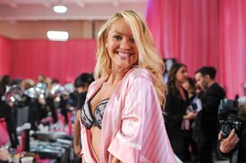 1011023521700_12_Candice Swanepoel at the 2015 Victoria's Secret Fashion Show_13.jpg