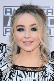 Sabrina_Carpenter_15.jpg