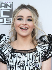 Sabrina_Carpenter_51.jpg