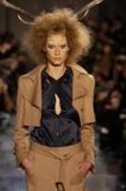 VIKTOR_AND_ROLF_Fall_2004_00048.jpg