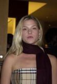 Ali_Larter_NF_2001_10_25_Storeopening_LA_burberry_001.jpg