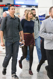 tswift131215BZNimage19.jpg