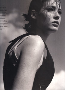 elle it april 1999 (7).jpg