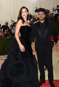 bella-hadid-weeknd-met-gala-050216-2.jpg