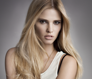 i_lara_stone_brow_artist_v01-700x603.png