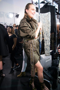 Alexandre+Vauthier+Bks+Bis+Fall+2016+Backstage+-d_FgAuWbyRx.jpg