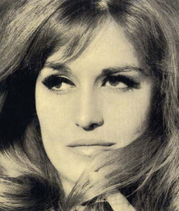 30826907_Dalida_Front.jpg