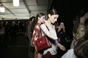 Vivienne+Tam+Fall+2014+Backstage+t04WRJ0sRcOx.jpg