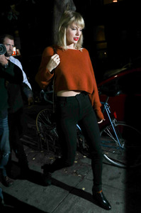 tswift131016BZNimage5.jpg