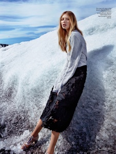 Vika-Falileeva-Winter-Looks-LOfficiel-Switzerland05.jpg