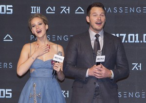 jlaw161216BZNimage1021.jpg