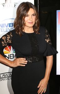  mhargitay120117BZNimage7.jpg