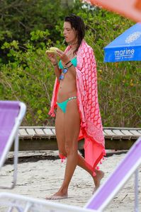 Alessandra-Ambrosio-Sexy-thefappening.so-61.jpg