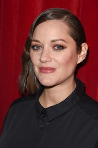 marion-cotillard-revelations-cesars-gala-in-paris-1-16-2017-10.jpg