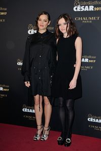 marion-cotillard-revelations-cesars-gala-in-paris-1-16-2017-14.jpg