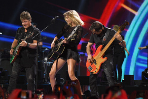   tswift050217BZNimage101.jpg