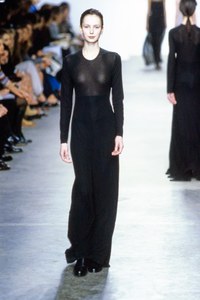 CALVIN-KLEIN-FALL-1998-RTW-54-HEDVIG-MARIE-MAIGRE-CN10041671.thumb.jpg.fa48645515be5cfec31a5685e45c49f0.jpg