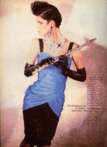 Lindbergh_Vogue_US_April_1984_03.thumb.jpg.884669c9c0a4d815c8d85d4483fb1659.jpg