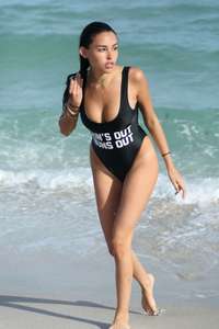 Madison-Beer-in-Black-Swimsuit-2017--31.jpg