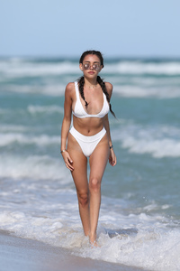 Madison-Beer-in-White-Bikini-2016--04.jpg