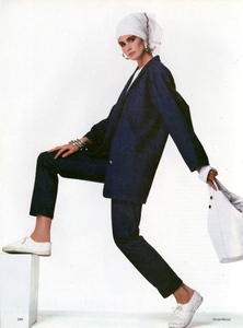 Meisel_Vogue_US_May_1985_03.thumb.jpg.61bcee3f367019e2bea5d23e8d0913ef.jpg