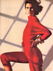 Meisel_Vogue_US_November_1985_04.thumb.jpg.587cdbe3700541866a6930a56dafe85b.jpg