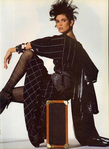 Penn_Vogue_US_April_1984_02.thumb.jpg.5b1860d7ed6d1782da9826d8441bda78.jpg