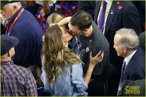 gisele-bundchen-kids-celebrate-tom-brady-super-bowl-win-03.jpg