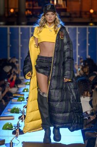 Rihanna-Fenty-x-Puma-Fall-2017-Collection.jpg