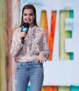 Bailee-Madison -WE-Day-New-York-at-Radio-City-Music-Hall--07-662x763.jpg