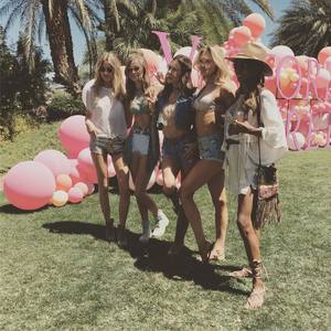 58fb91fbcf5e2_COACHELLA6.thumb.jpg.5e595c9b0cee0d71bd6093ad55e26338.jpg