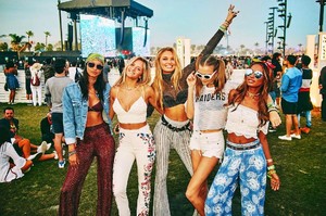 58fb9430a6111_COACHELLADAY32.thumb.jpg.2bf94f66425d170ecf89ac1c16b926ce.jpg