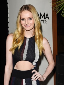 740full-lydia-hearst.thumb.jpg.e768743f1670249cad5f900a96170aee.jpg