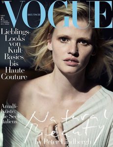 Lara-Stone-Vogue-Germany-May-2017-620x807.thumb.jpg.f3902bffe2857fc55ef72eba2e07ab66.jpg