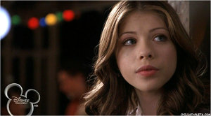 Michelle-Trachtenberg-image-michelle-trachtenberg-36138400-1273-707.jpg